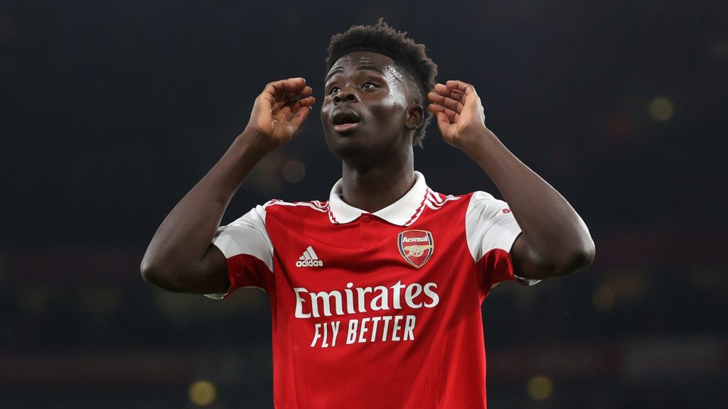 arsenal-da-san-sang-hop-dong-gia-han-voi-bukayo-saka-den-tan-nam-2028-77