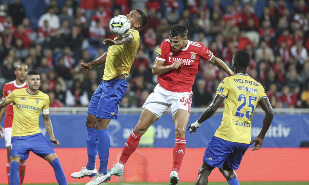 nhan-dinh-soi-keo-benfica-vs-estoril-praia-vao-01h45-ngay-24-12-2024-1