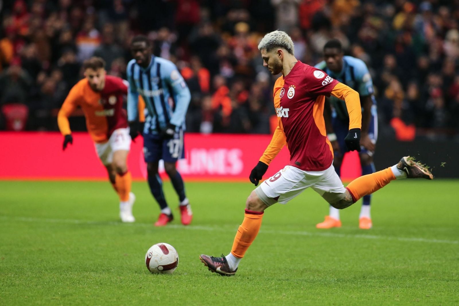 Nhận định soi kèo Galatasaray vs Basaksehir lúc 00h30 ngày 9/1/2025