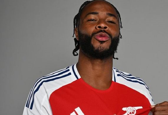 NÓNG! Cựu sao Arsenal thất vọng với Raheem Sterling